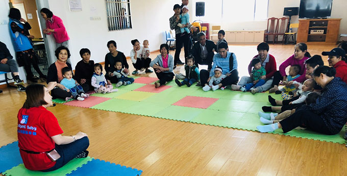 嬰智貝佳公益早教進行時，成為江川社區(qū)公益早教合伙人。